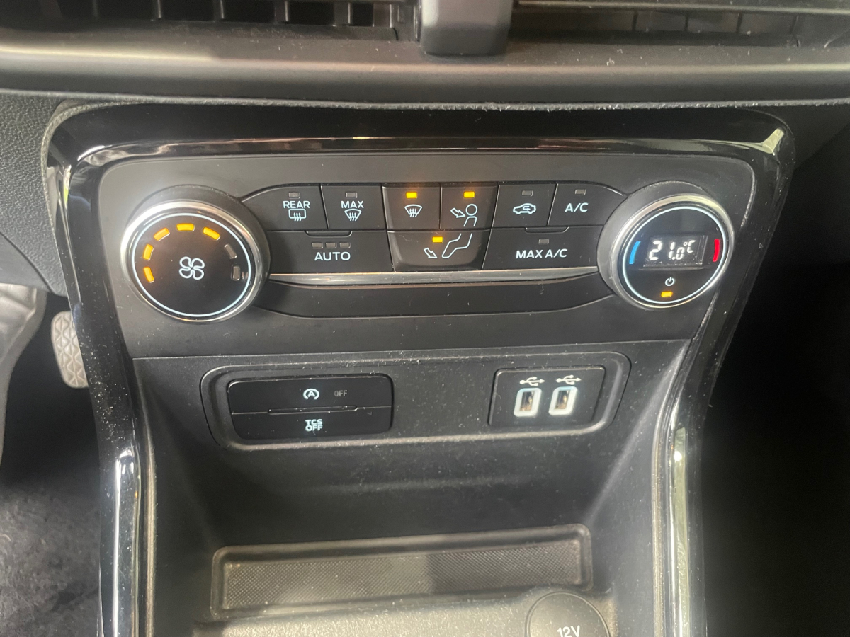 FORD ECOSPORT 1.5 DIESEL 95CH TITANIUM GPS RADAR RECUL  FORD ECOSPORT 1.5 DIESEL 95CH TITANIUM GPS RADAR RECUL