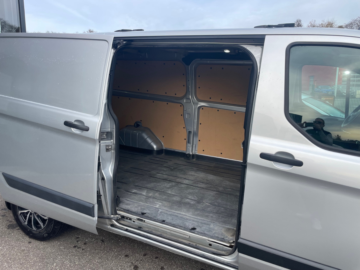 FORD TRANSIT CUSTOM FG 300 L2H1 2.0 ECOBLUE 130 S&S TREND BUSINESS BVA6 7CV ATTACHE CAMERA GPS FORD TRANSIT CUSTOM FG 300 L2H1 2.0 ECOBLUE 130 S&S TREND BUSINESS BVA6 7CV ATTACHE CAMERA GPS
