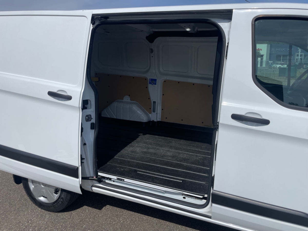 FORD TRANSIT CUSTOM 280 L1H1 2.0 ECOBLUE 130 TREND BUSINESS CAMERA GPS FORD TRANSIT CUSTOM 280 L1H1 2.0 ECOBLUE 130 TREND BUSINESS CAMERA GPS