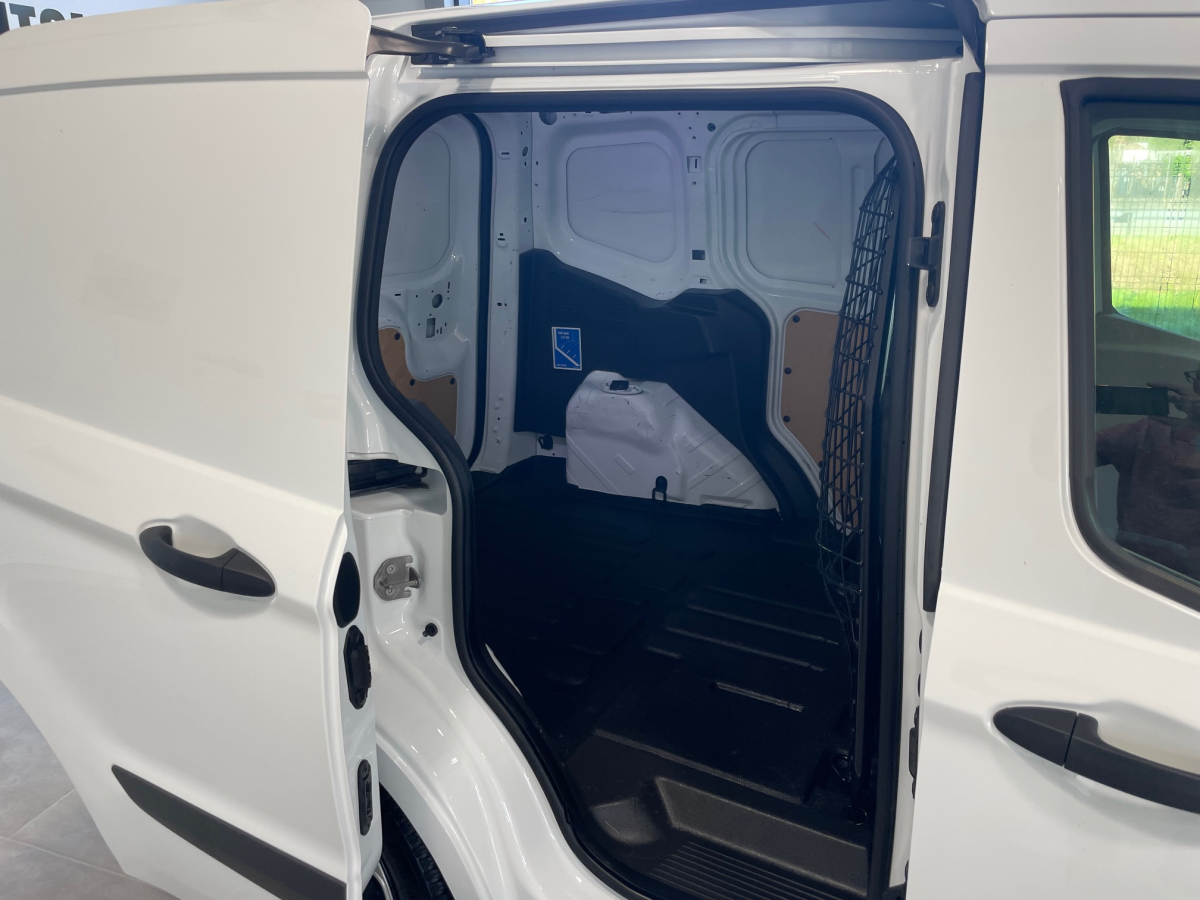 FORD TRANSIT COURIER 1.5 TDCI 100CH  TREND CLIM REG/LIM VITESSE FORD TRANSIT COURIER 1.5 TDCI 100CH  TREND CLIM REG/LIM VITESSE