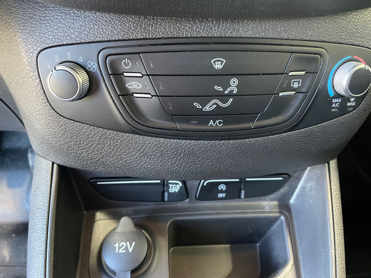 FORD TRANSIT COURIER 1.5 TDCI 100CH  TREND CLIM REG/LIM VITESSE FORD TRANSIT COURIER 1.5 TDCI 100CH  TREND CLIM REG/LIM VITESSE