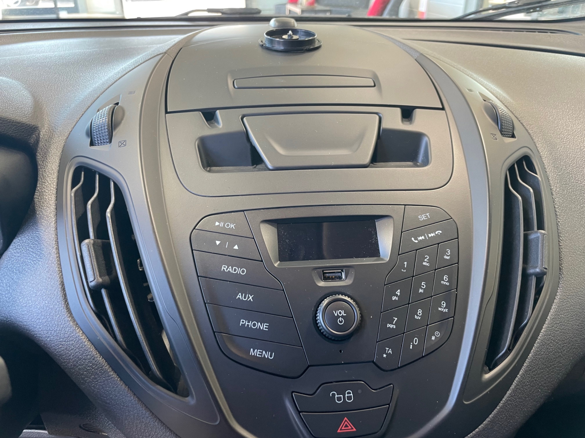 FORD TRANSIT COURIER 1.5 TDCI 100CH  TREND CLIM REG/LIM VITESSE FORD TRANSIT COURIER 1.5 TDCI 100CH  TREND CLIM REG/LIM VITESSE