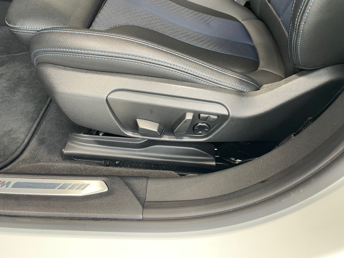 BMW SERIE 1 (F40) 118I 136CH M SPORT TOIT PANO SIEGES CHAUFFANTS ET ELECTRIQUES BMW SERIE 1 (F40) 118I 136CH M SPORT TOIT PANO SIEGES CHAUFFANTS ET ELECTRIQUES