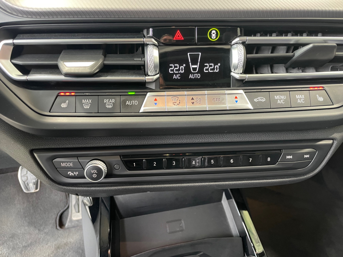 BMW SERIE 1 (F40) 118I 136CH M SPORT TOIT PANO SIEGES CHAUFFANTS ET ELECTRIQUES BMW SERIE 1 (F40) 118I 136CH M SPORT TOIT PANO SIEGES CHAUFFANTS ET ELECTRIQUES