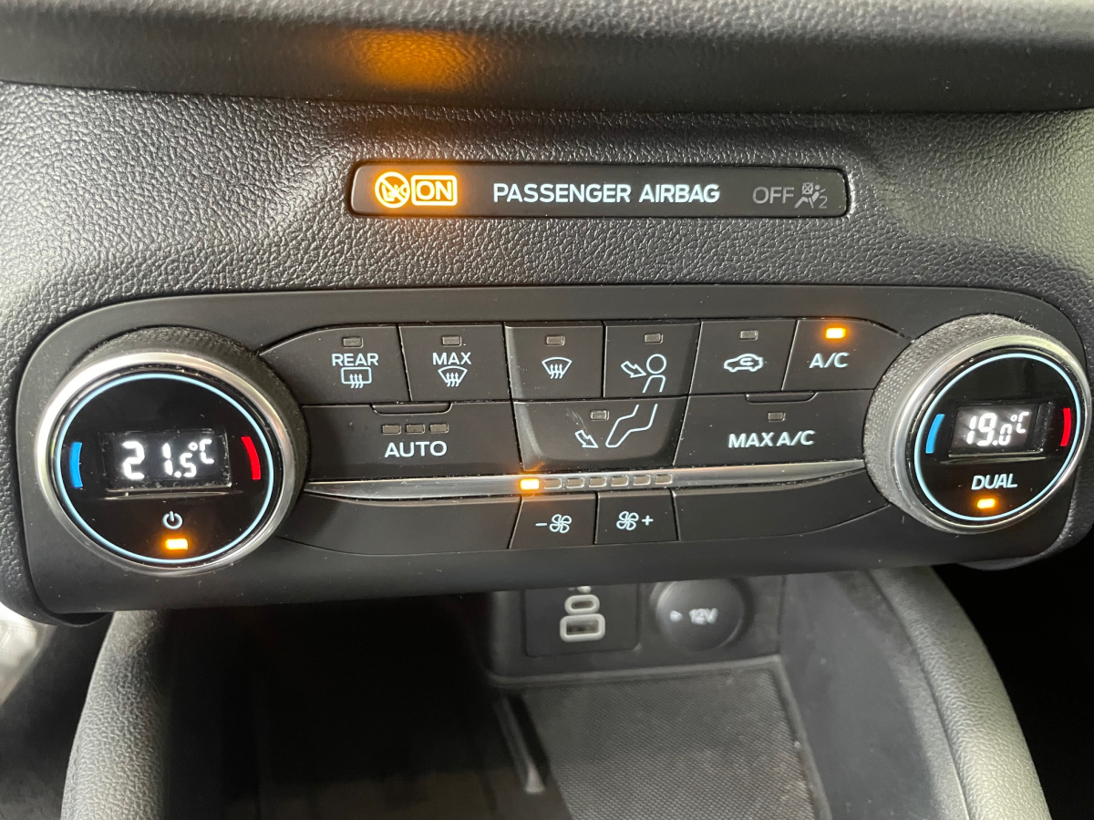 Ford Kuga 2.5 DURATEC 190CH FHEV E85 TITANIUM BVA Hayon elec Pack assistance  Ford Kuga 2.5 DURATEC 190CH FHEV E85 TITANIUM BVA Hayon elec Pack assistance