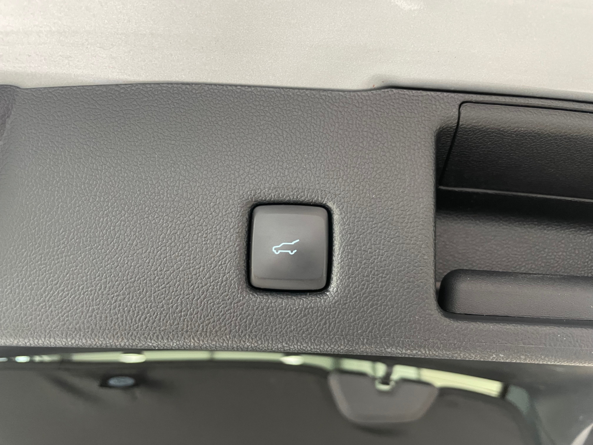 Ford Kuga 2.5 DURATEC 190CH FHEV E85 TITANIUM BVA Hayon elec Pack assistance  Ford Kuga 2.5 DURATEC 190CH FHEV E85 TITANIUM BVA Hayon elec Pack assistance