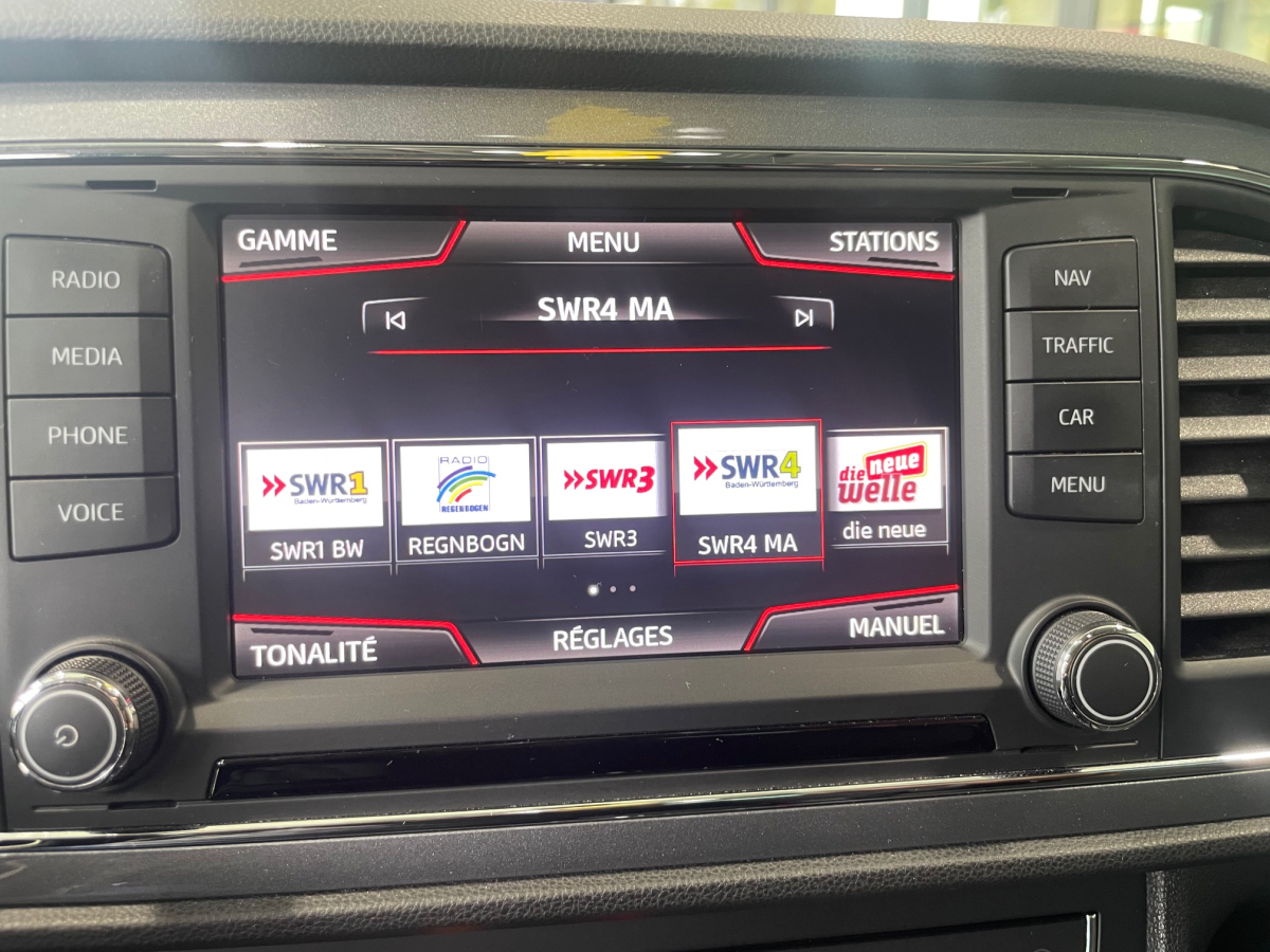 SEAT LEON 1.4 TSI 125CH FR TOIT OUVRANT SIEGES CHAUFFANT GPS SEAT LEON 1.4 TSI 125CH FR TOIT OUVRANT SIEGES CHAUFFANT GPS