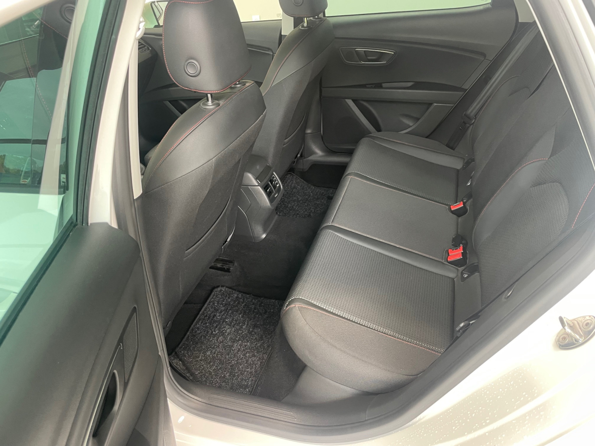 SEAT LEON 1.4 TSI 125CH FR TOIT OUVRANT SIEGES CHAUFFANT GPS SEAT LEON 1.4 TSI 125CH FR TOIT OUVRANT SIEGES CHAUFFANT GPS