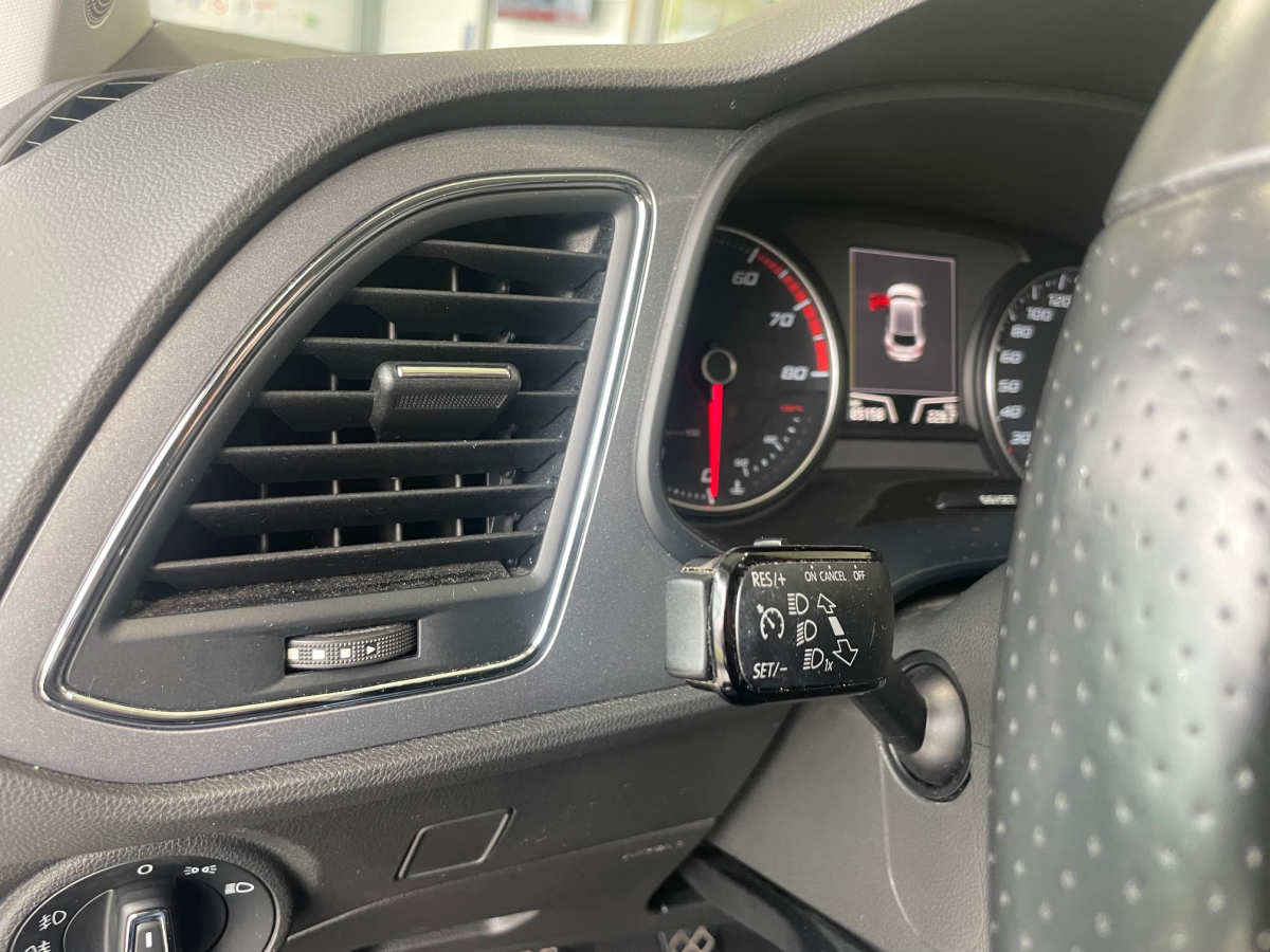 SEAT LEON 1.4 TSI 125CH FR TOIT OUVRANT SIEGES CHAUFFANT GPS SEAT LEON 1.4 TSI 125CH FR TOIT OUVRANT SIEGES CHAUFFANT GPS