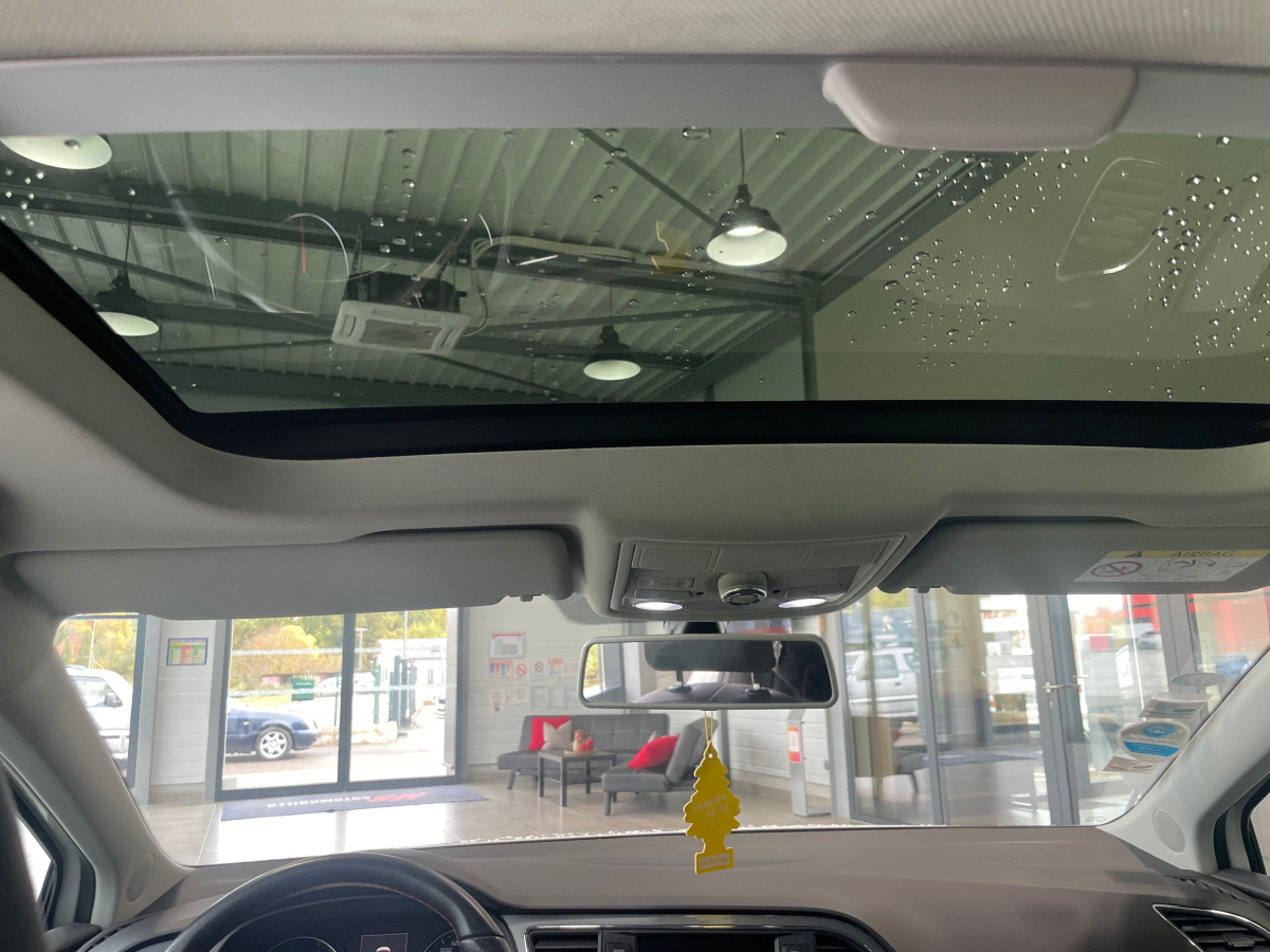 SEAT LEON 1.4 TSI 125CH FR TOIT OUVRANT SIEGES CHAUFFANT GPS SEAT LEON 1.4 TSI 125CH FR TOIT OUVRANT SIEGES CHAUFFANT GPS