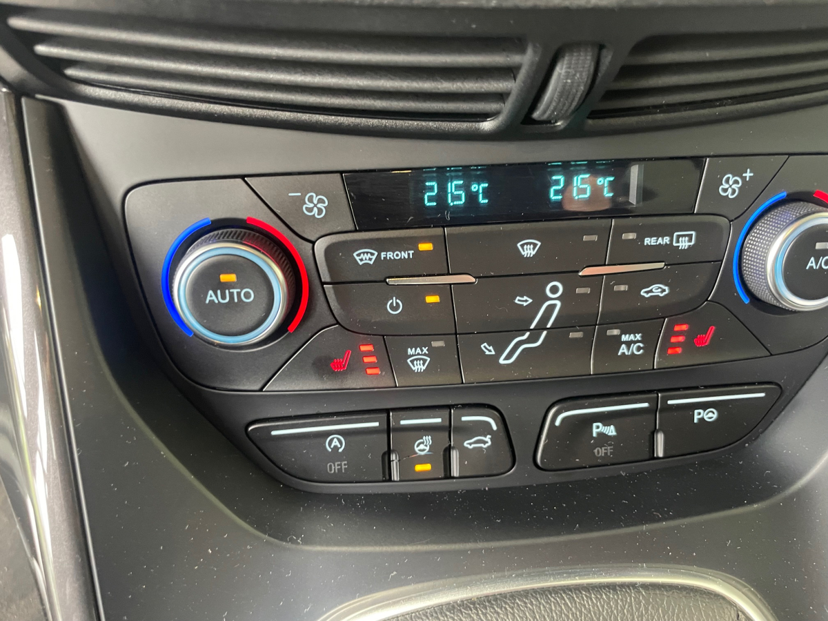 FORD C-MAX 1.0 ECOBOOST 125CH STOP&START TITANIUM PACK HIVER GPS CAMERA FORD C-MAX 1.0 ECOBOOST 125CH STOP&START TITANIUM PACK HIVER GPS CAMERA