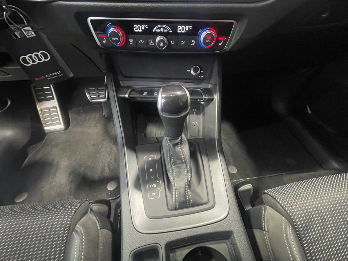 AUDI Q3 35 TDI 150CH TYPE S LINE INTÉRIEUR QUATTRO S TRONIC 7 CAMERA / ATTELAGE ELECTRIQUE / SIEGES CHAUFFANTS