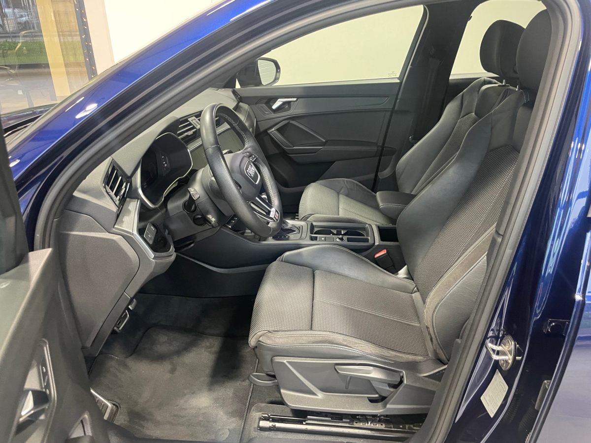 AUDI Q3 35 TDI 150CH TYPE S LINE INTÉRIEUR QUATTRO S TRONIC 7 CAMERA / ATTELAGE ELECTRIQUE / SIEGES CHAUFFANTS