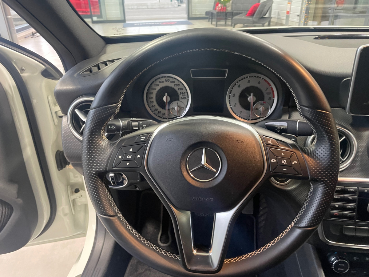MERCEDES CLASSE A 200 INSPIRATION 7G-DCT CAMERA 