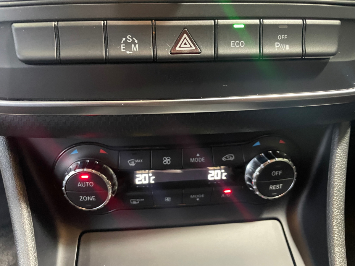 MERCEDES CLASSE A 200 INSPIRATION 7G-DCT CAMERA 