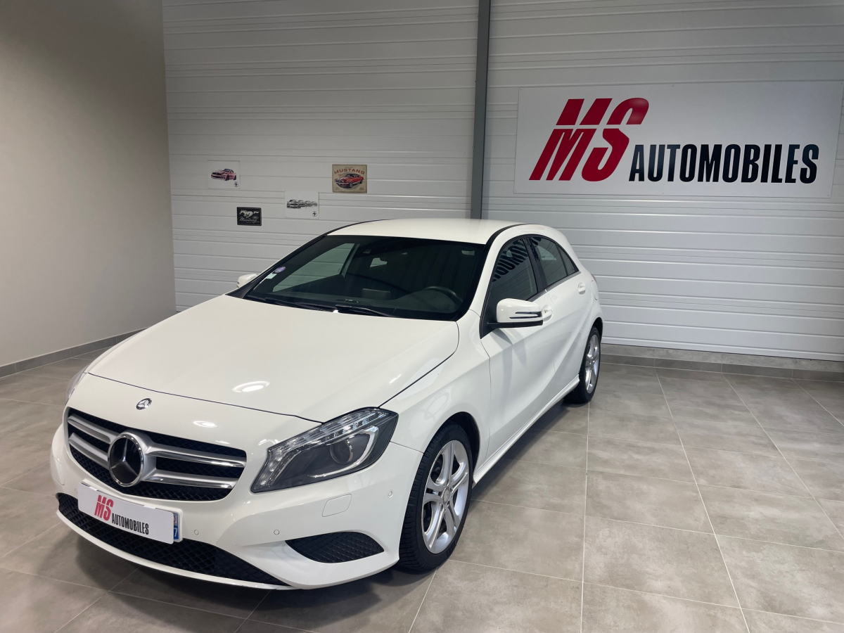 MERCEDES CLASSE A 200 INSPIRATION 7G-DCT CAMERA 