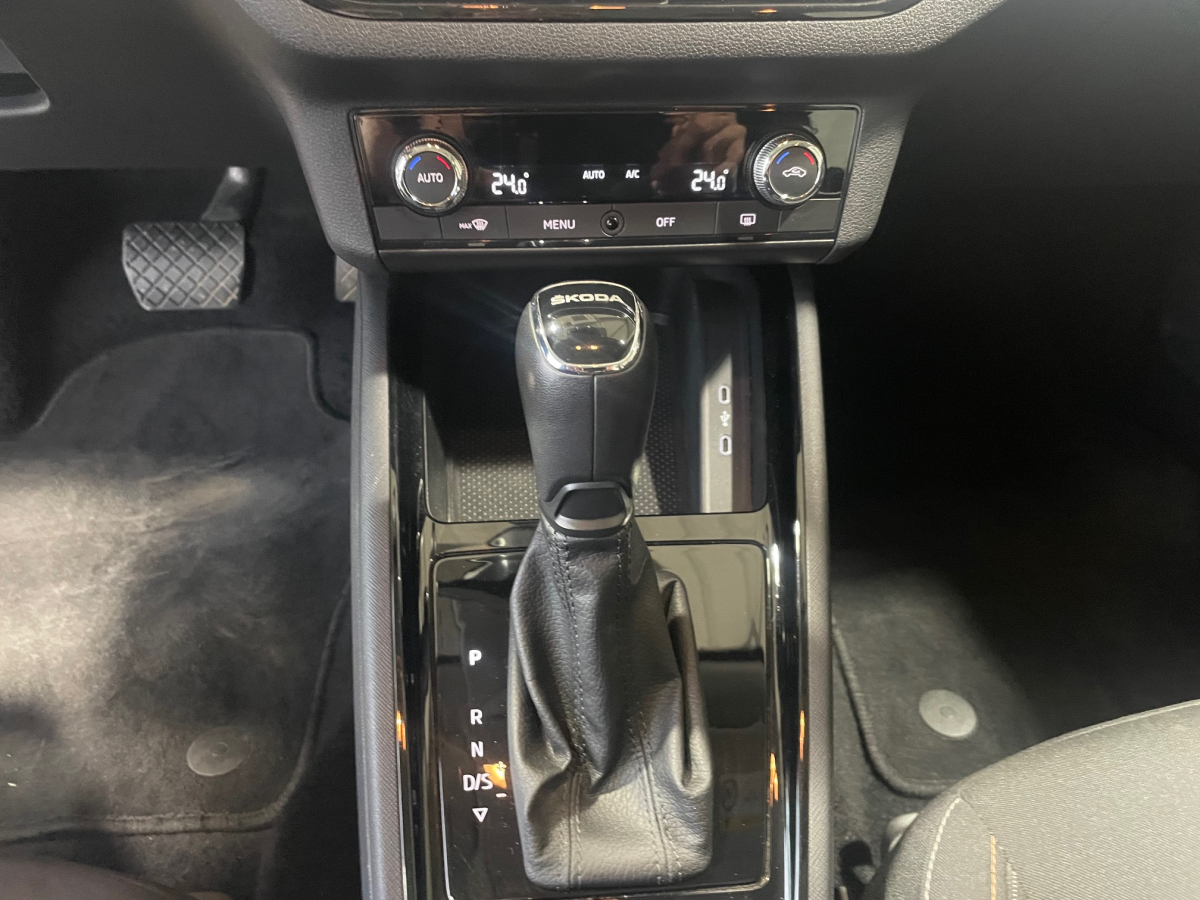 SKODA KAMIQ 1.0 TSI 116CH STYLE DSG7 TOIT PANO HAYON ELECT GPS