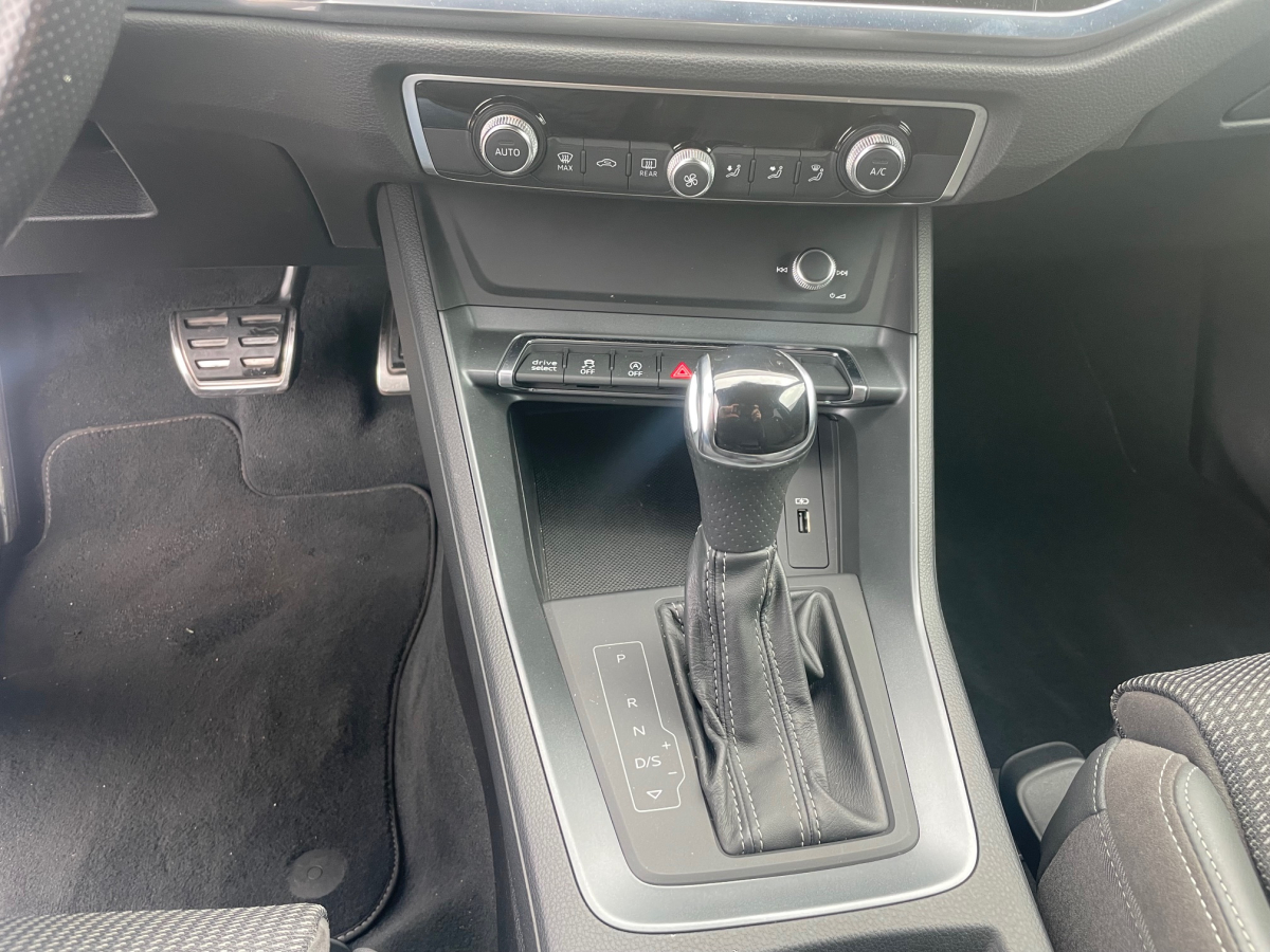 AUDI Q3 35 TDI 150CH S LINE S TRONIC 7 TOIT PANORAMIQUE