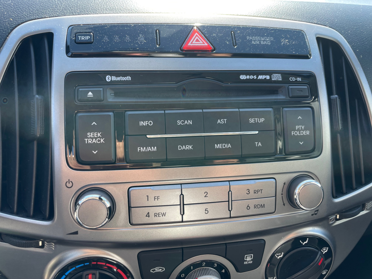 HYUNDAI I20 1.1 CRDI75 PACK INVENTIVE CLIM