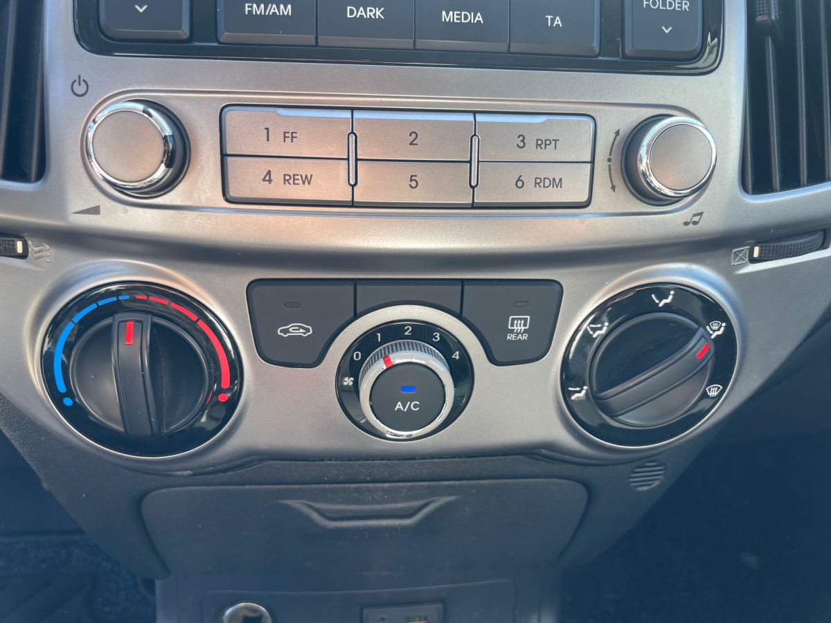 HYUNDAI I20 1.1 CRDI75 PACK INVENTIVE CLIM
