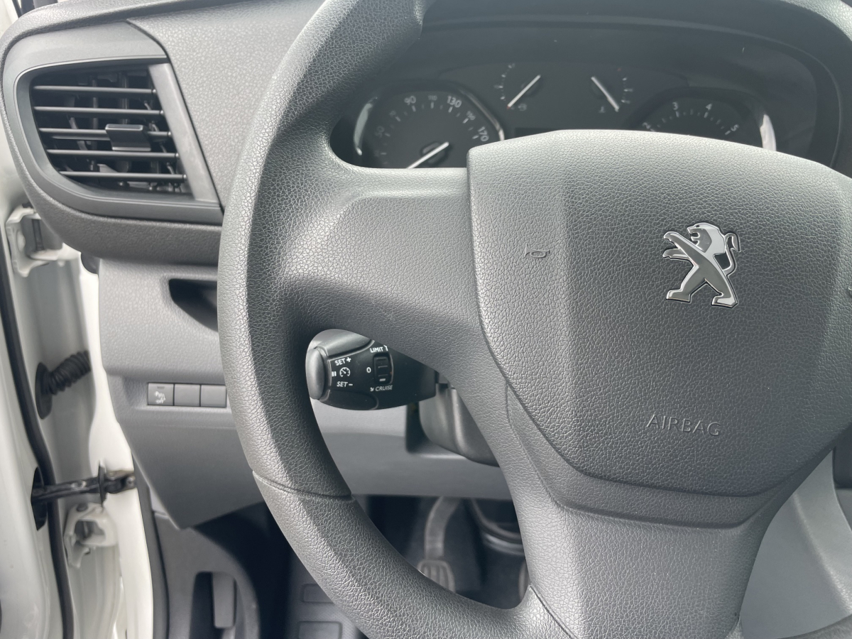 PEUGEOT EXPERT FG COMPACT 1.6 BLUEHDI 95CH PREMIUM PACK
