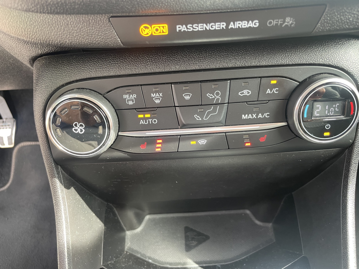 FORD FIESTA 1.0 ECOBOOST 100CH STOP&START TITANIUM 3P SIEGES CHAUFFANTS GPS 