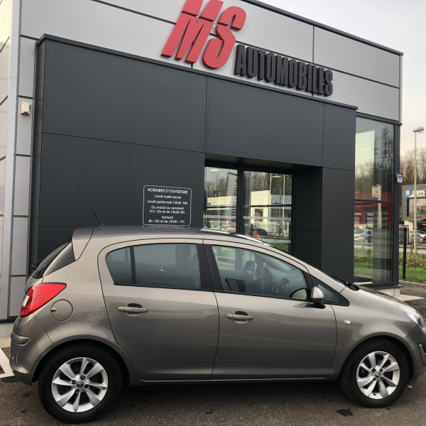 OPEL CORSA 5 PORTES ESSENCE 100 CH