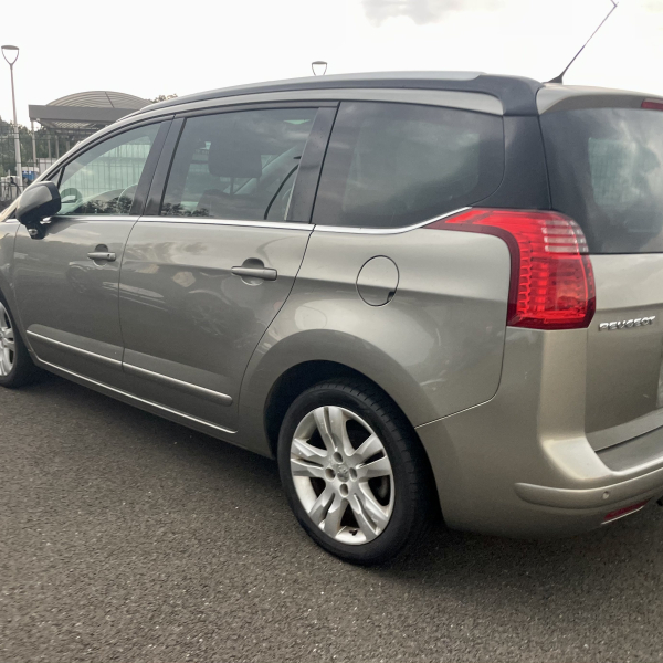 Peugeot 5008 1.6 HDI FAP Premium 7 places - toit panoramique - 2010