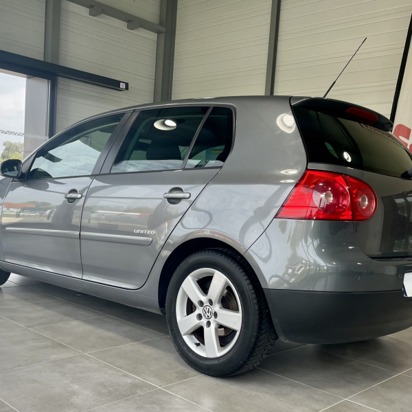 Volkswagen Golf 5 1.9 TDI 105 ch United