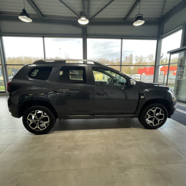 DACIA DUSTER 1.5 BluedCi 115 Prestige avec Carte mains libres, GPS et Caméra de recul