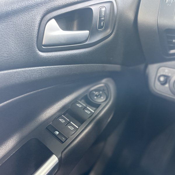 Ford Kuga 1.5 TDCI 125ch Stop&Start Titanium 4x2