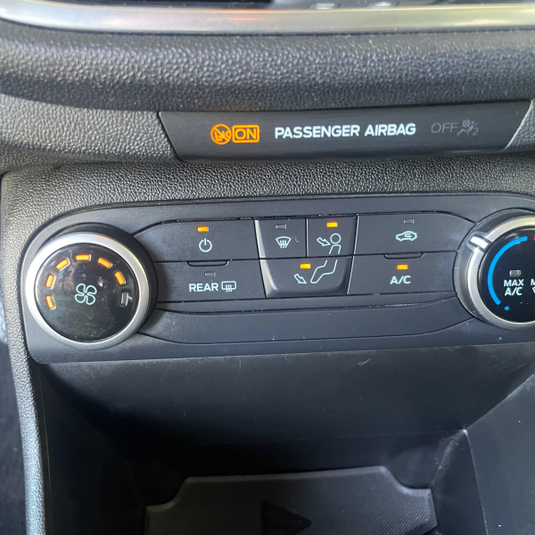 Ford Fiesta 1.1 85CH COOL & CONNECT 3P EURO6.2 1er main 