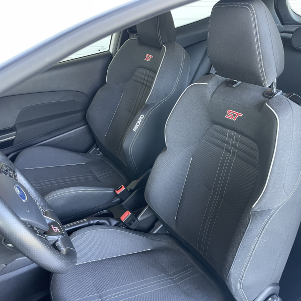 Ford Fiesta 1.5 ECOBOOST 200CH ST-PACK 3P ( en arrivage )