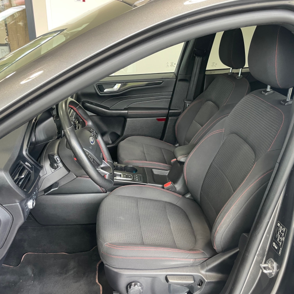 Ford Kuga 2.5 DURATEC 190CH FHEV E85 ST-LINE BVA Pack Hiver Attelage Hayon elec