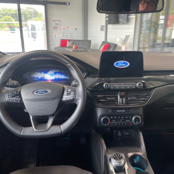 Ford Kuga 2.5 DURATEC 190CH FHEV E85 ST-LINE BVA Pack Hiver Attelage Hayon elec