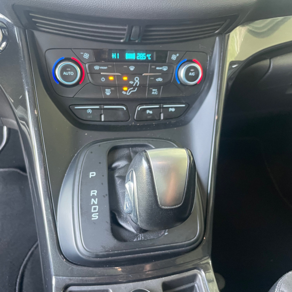 FORD KUGA 1.5 TDCI 120CH  BUSINESS EDITION 4X2 POWERSHIFT CAMERA GPS BA FORD KUGA 1.5 TDCI 120CH  BUSINESS EDITION 4X2 POWERSHIFT CAMERA GPS BA