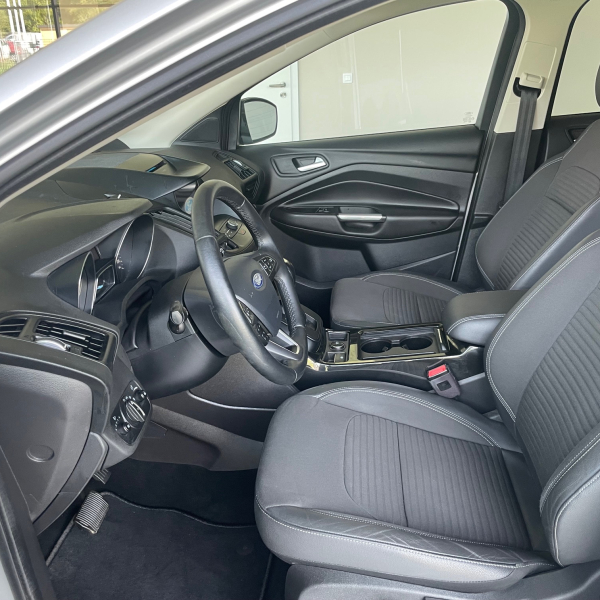 FORD KUGA 1.5 TDCI 120CH  BUSINESS EDITION 4X2 POWERSHIFT CAMERA GPS BA FORD KUGA 1.5 TDCI 120CH  BUSINESS EDITION 4X2 POWERSHIFT CAMERA GPS BA