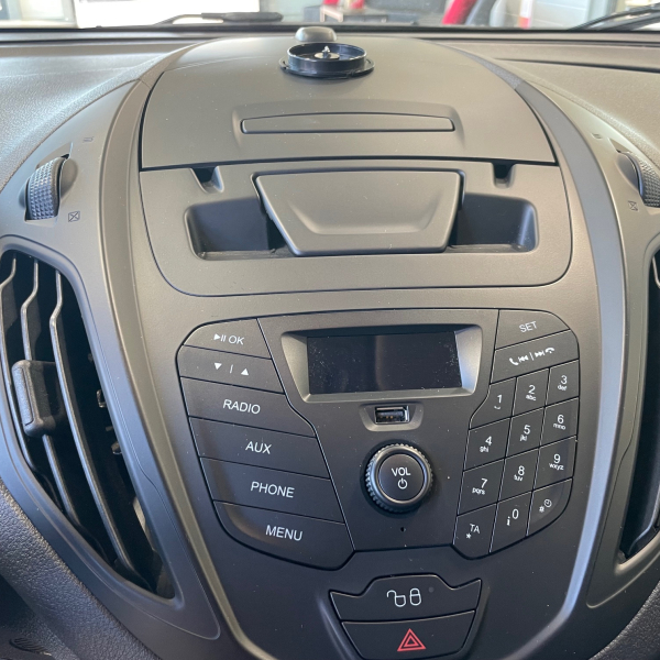 FORD TRANSIT COURIER 1.5 TDCI 100CH  TREND CLIM REG/LIM VITESSE FORD TRANSIT COURIER 1.5 TDCI 100CH  TREND CLIM REG/LIM VITESSE