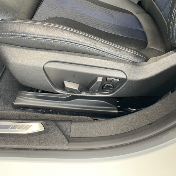 BMW SERIE 1 (F40) 118I 136CH M SPORT TOIT PANO SIEGES CHAUFFANTS ET ELECTRIQUES BMW SERIE 1 (F40) 118I 136CH M SPORT TOIT PANO SIEGES CHAUFFANTS ET ELECTRIQUES