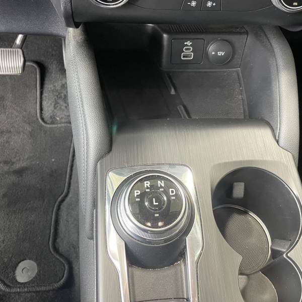 Ford Kuga 2.5 DURATEC 190CH FHEV E85 TITANIUM BVA Hayon elec Pack assistance  Ford Kuga 2.5 DURATEC 190CH FHEV E85 TITANIUM BVA Hayon elec Pack assistance