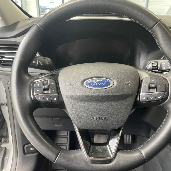 Ford Kuga 2.5 DURATEC 190CH FHEV E85 TITANIUM BVA Hayon elec Pack assistance  Ford Kuga 2.5 DURATEC 190CH FHEV E85 TITANIUM BVA Hayon elec Pack assistance