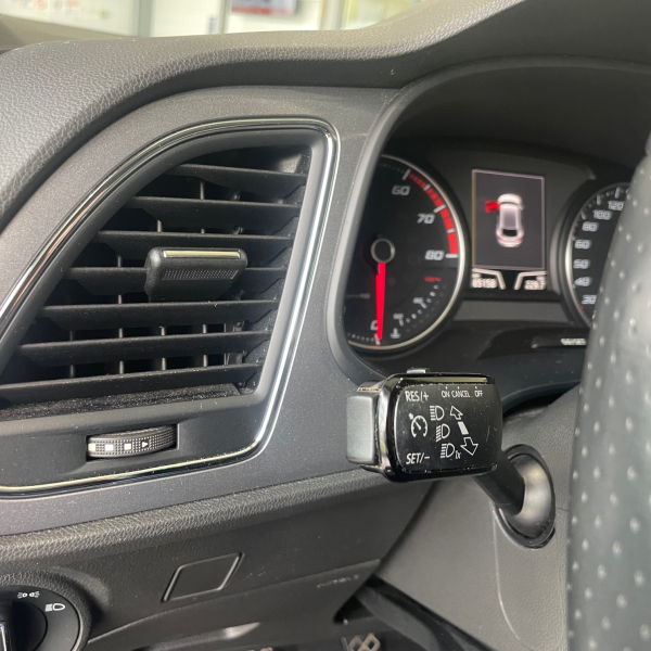 SEAT LEON 1.4 TSI 125CH FR TOIT OUVRANT SIEGES CHAUFFANT GPS SEAT LEON 1.4 TSI 125CH FR TOIT OUVRANT SIEGES CHAUFFANT GPS