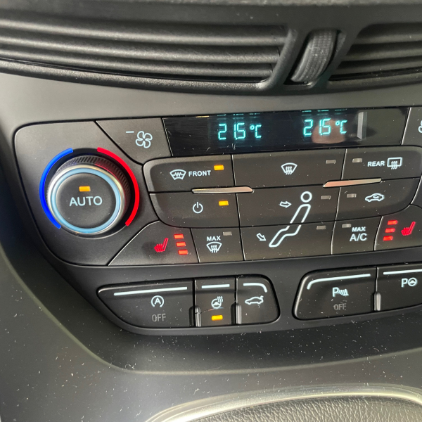 FORD C-MAX 1.0 ECOBOOST 125CH STOP&START TITANIUM PACK HIVER GPS CAMERA FORD C-MAX 1.0 ECOBOOST 125CH STOP&START TITANIUM PACK HIVER GPS CAMERA