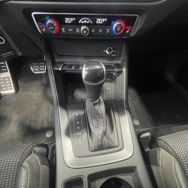 AUDI Q3 35 TDI 150CH TYPE S LINE INTÉRIEUR QUATTRO S TRONIC 7 CAMERA / ATTELAGE ELECTRIQUE / SIEGES CHAUFFANTS