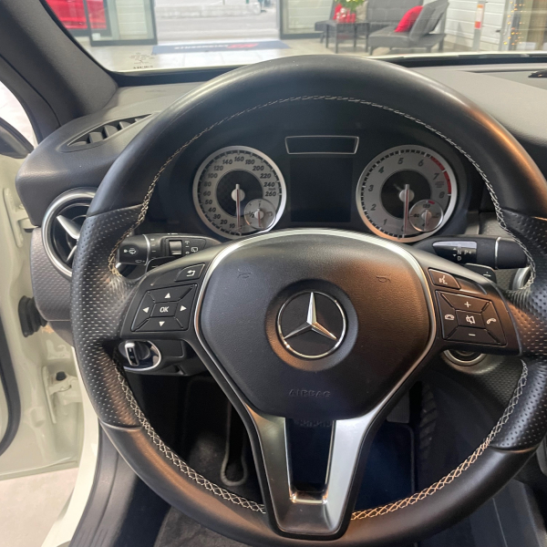 MERCEDES CLASSE A 200 INSPIRATION 7G-DCT CAMERA 