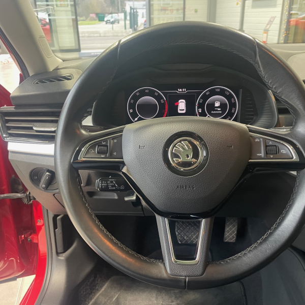 SKODA KAMIQ 1.0 TSI 116CH STYLE DSG7 TOIT PANO HAYON ELECT GPS