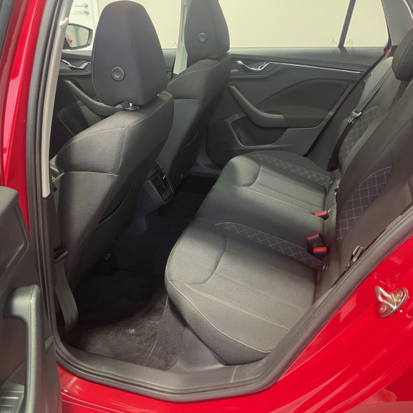 SKODA KAMIQ 1.0 TSI 116CH STYLE DSG7 TOIT PANO HAYON ELECT GPS