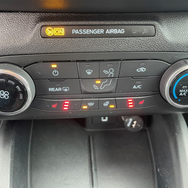 FORD FOCUS SW 1.5 ECOBOOST 150CH ST-LINE CAMERA / PACK HIVER / ATTACHE ELECTRIQUE