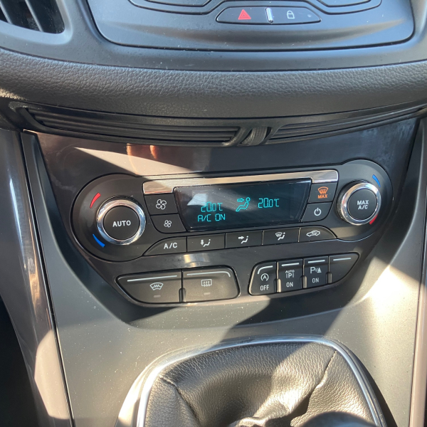 FORD KUGA 2.0 TDCI 120CH TITANIUM PACK HIVER