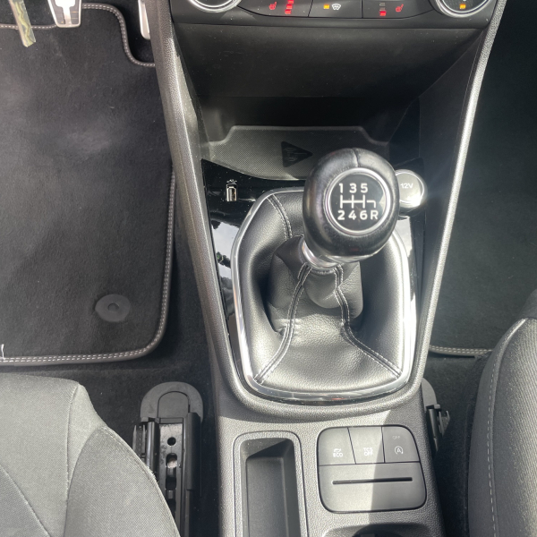 FORD FIESTA 1.0 ECOBOOST 100CH STOP&START TITANIUM 3P SIEGES CHAUFFANTS GPS 
